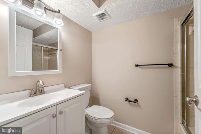 151 KENWOOD DR, Sicklerville, NJ 08081