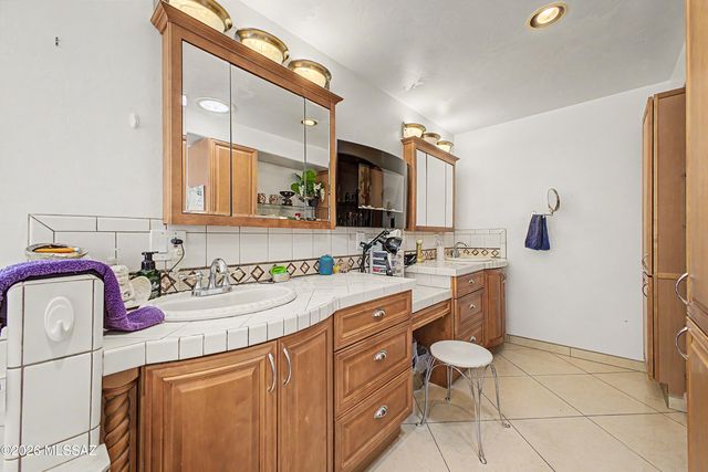 1611 N Blue Ridge Road, Tucson, AZ 85745