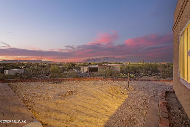 1611 N Blue Ridge Road, Tucson, AZ 85745