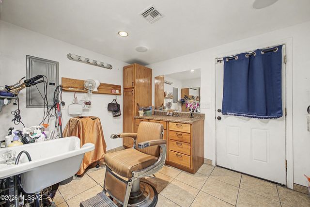 1611 N Blue Ridge Road, Tucson, AZ 85745