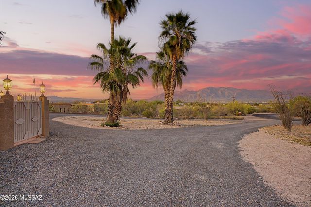 1611 N Blue Ridge Road, Tucson, AZ 85745
