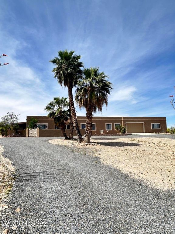 1611 N Blue Ridge Road, Tucson, AZ 85745