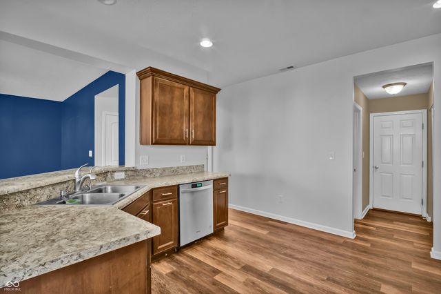 2548 Shadow Bend Drive, Columbus, IN 47201