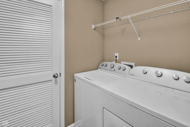 2548 Shadow Bend Drive, Columbus, IN 47201