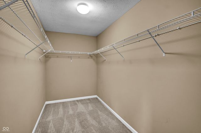 2548 Shadow Bend Drive, Columbus, IN 47201