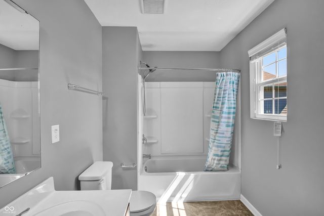 2548 Shadow Bend Drive, Columbus, IN 47201