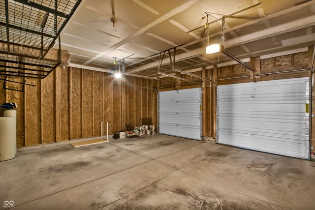 2548 Shadow Bend Drive, Columbus, IN 47201