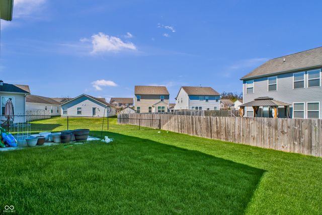 2548 Shadow Bend Drive, Columbus, IN 47201