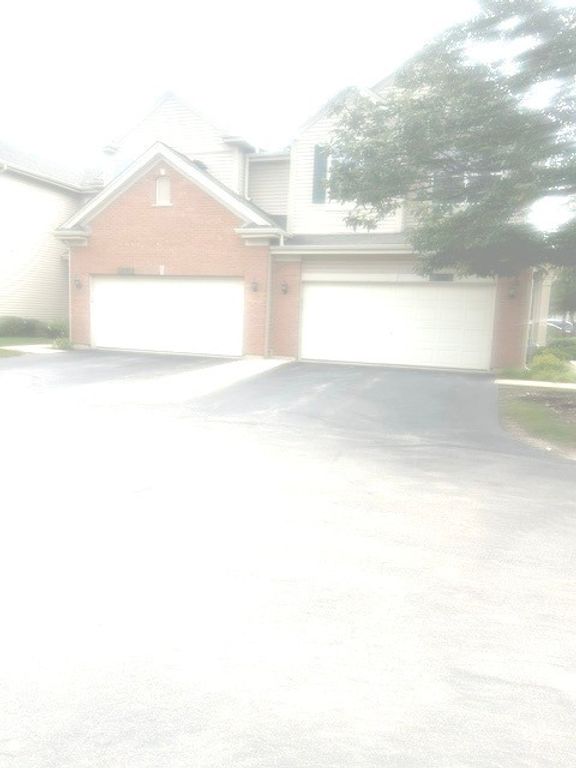 371 Evergreen Circle 371, Glendale Heights, IL 60139 — photo 2
