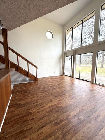 24470 Country Club Drive, Huntsville, TX 77320