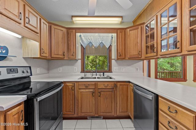 10224 Timber Ridge Court SE, Leland, NC 28451