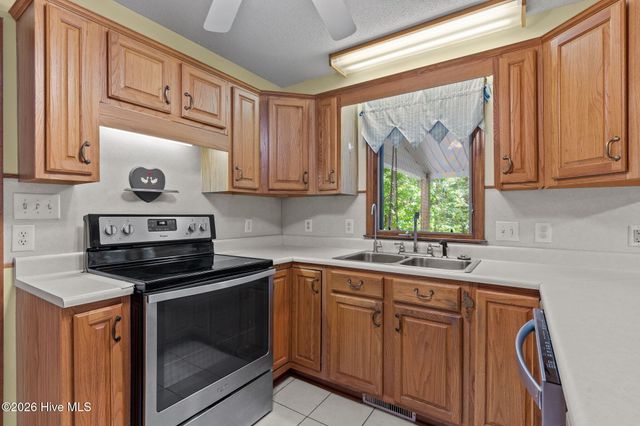 10224 Timber Ridge Court SE, Leland, NC 28451