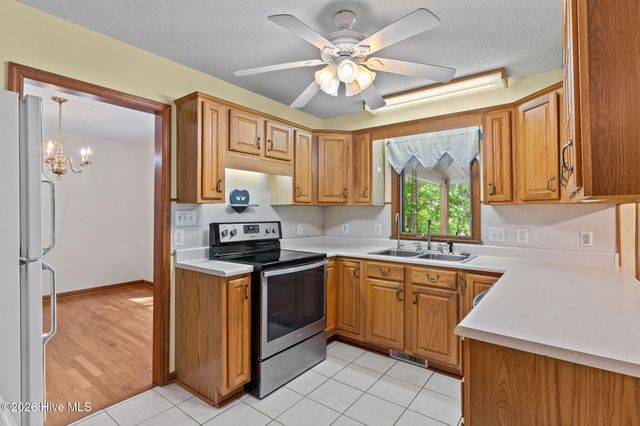 10224 Timber Ridge Court SE, Leland, NC 28451