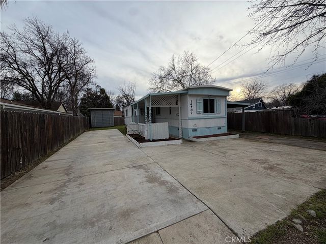 14707 Walnut Avenue, Clearlake, CA 95422