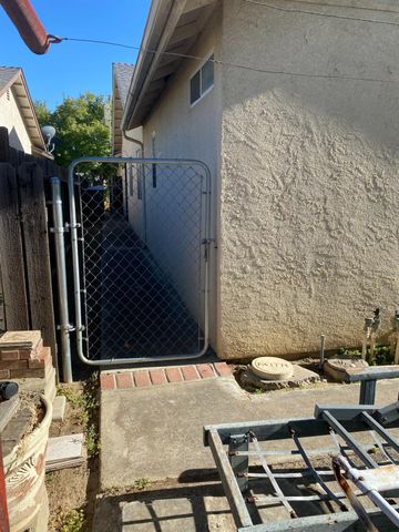 609 Merlot Avenue, Madera, CA 93637