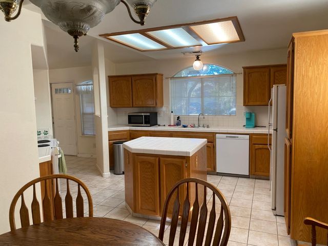 609 Merlot Avenue, Madera, CA 93637