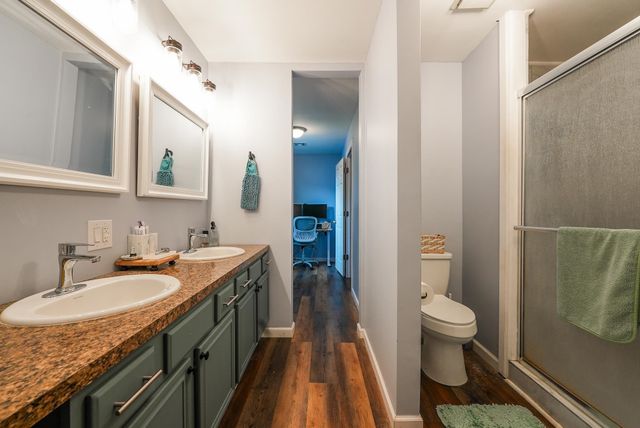 120 S Lexington Ct, Andover, KS 67002