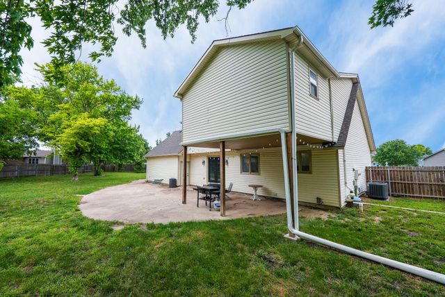 120 S Lexington Ct, Andover, KS 67002