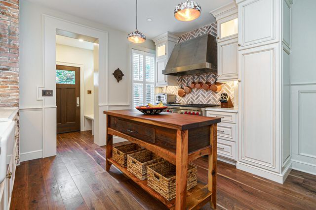 33 E Frankfort Street, Columbus, OH 43206