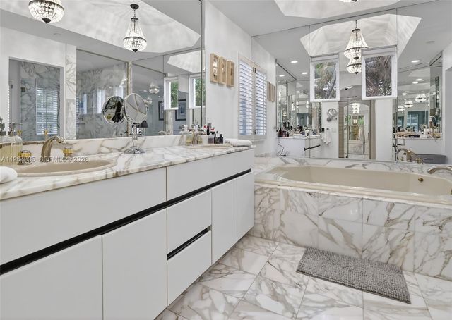 3500 ISLAND BL D-201, Aventura, FL 33160