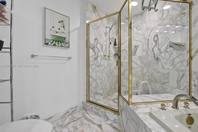 3500 ISLAND BL D-201, Aventura, FL 33160