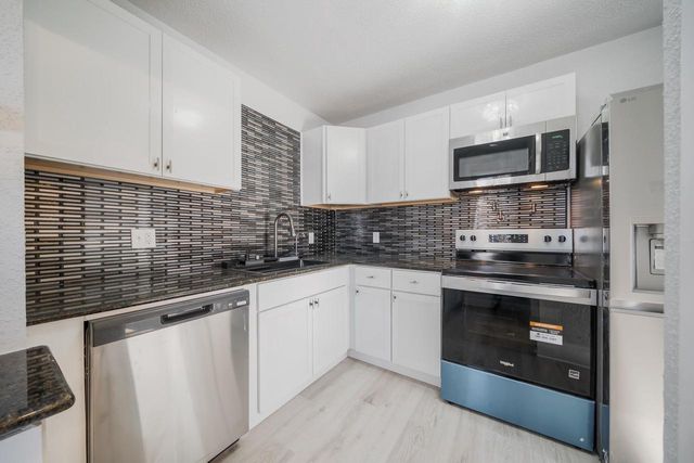 1303 W PROSPECT AVENUE, Appleton, WI 54914