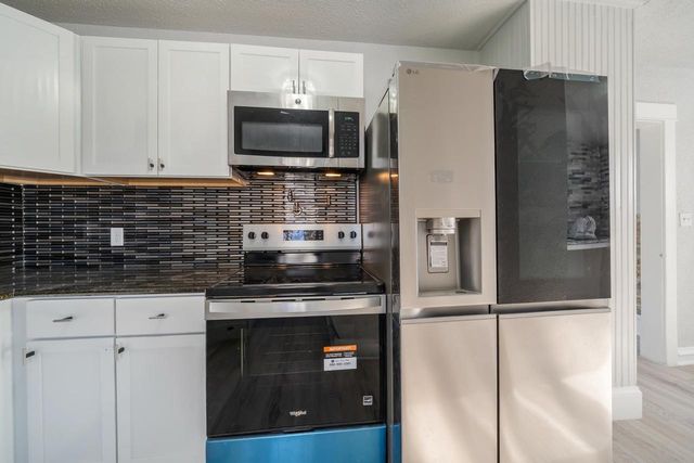 1303 W PROSPECT AVENUE, Appleton, WI 54914