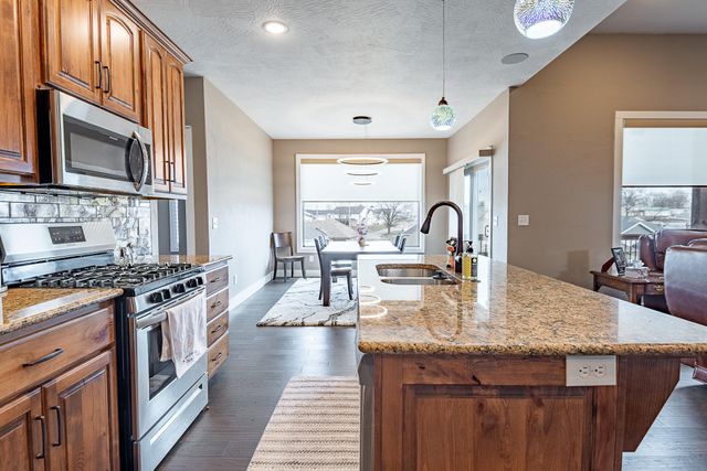 4608 N Venice Avenue, Ozark, MO 65721