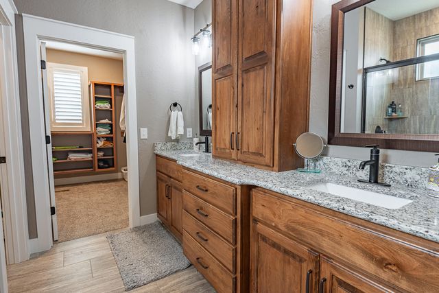 4608 N Venice Avenue, Ozark, MO 65721