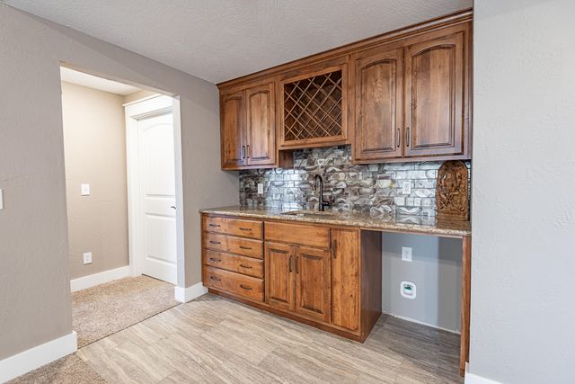 4608 N Venice Avenue, Ozark, MO 65721