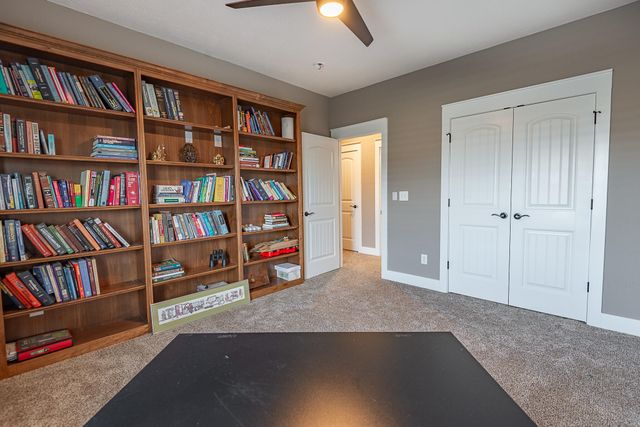 4608 N Venice Avenue, Ozark, MO 65721