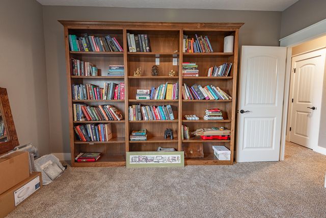 4608 N Venice Avenue, Ozark, MO 65721