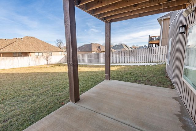 4608 N Venice Avenue, Ozark, MO 65721
