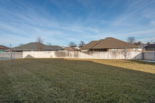 4608 N Venice Avenue, Ozark, MO 65721