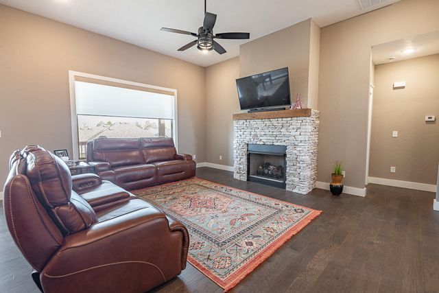 4608 N Venice Avenue, Ozark, MO 65721