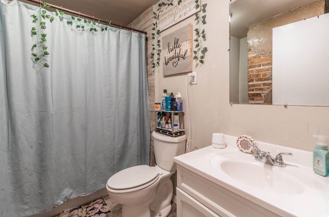 209 Sycamore Street, Newburgh, IN 47630