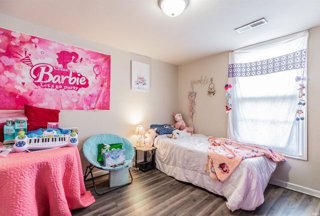 209 Sycamore Street, Newburgh, IN 47630