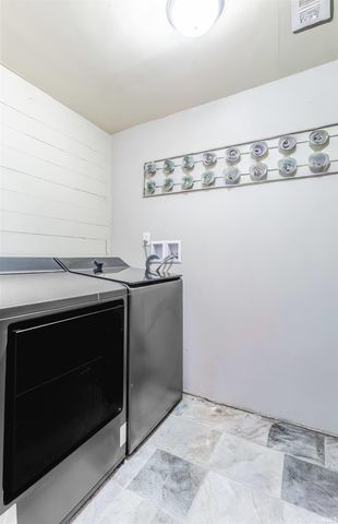 209 Sycamore Street, Newburgh, IN 47630