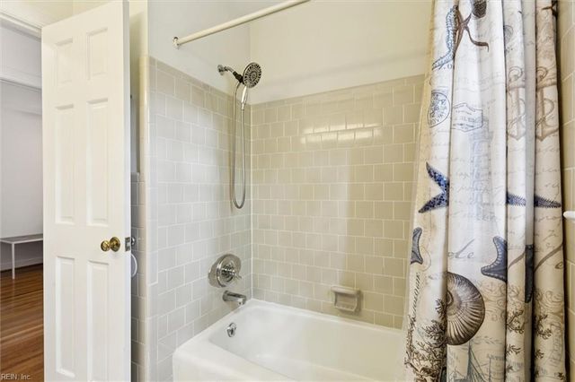 925 Etna DR, Newport News, VA 23608