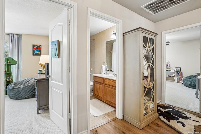 141 CLAYWELL DR, San Antonio, TX 78209