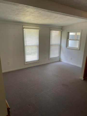 1916 Romence Road, Portage, MI 49024