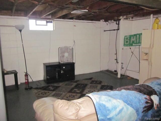 19651 Lyndon Street, Detroit, MI 48223