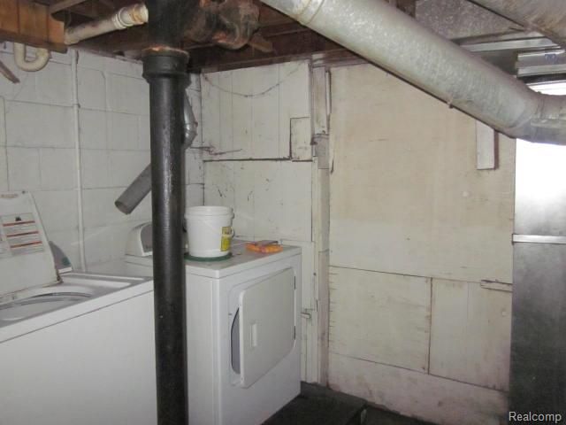 19651 Lyndon Street, Detroit, MI 48223