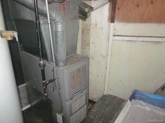 19651 Lyndon Street, Detroit, MI 48223