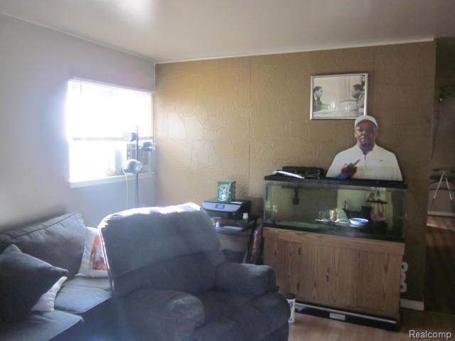 19651 Lyndon Street, Detroit, MI 48223