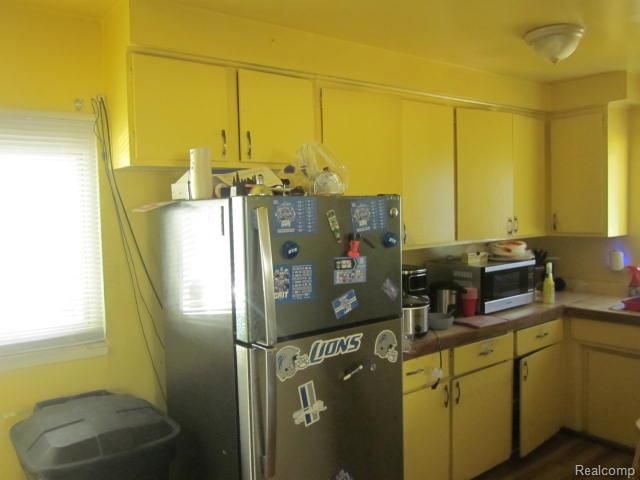 19651 Lyndon Street, Detroit, MI 48223