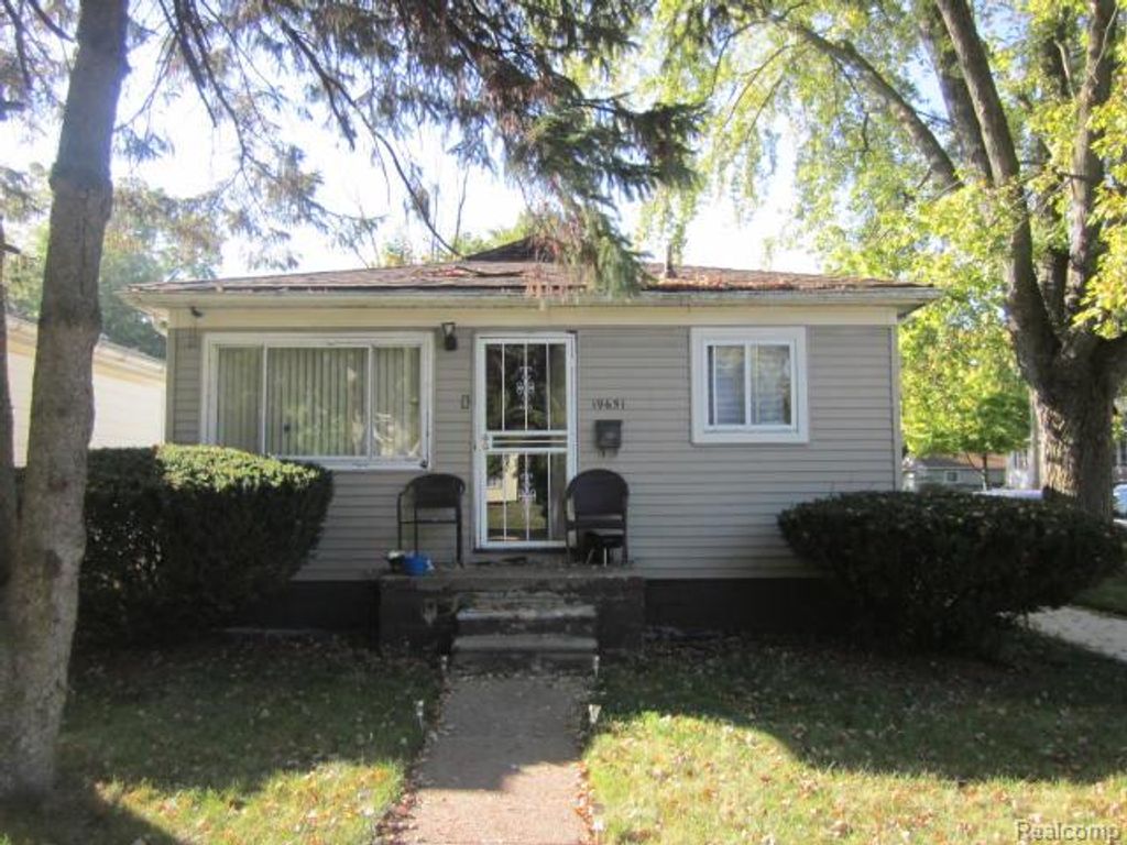 19651 Lyndon Street, Detroit, MI 48223