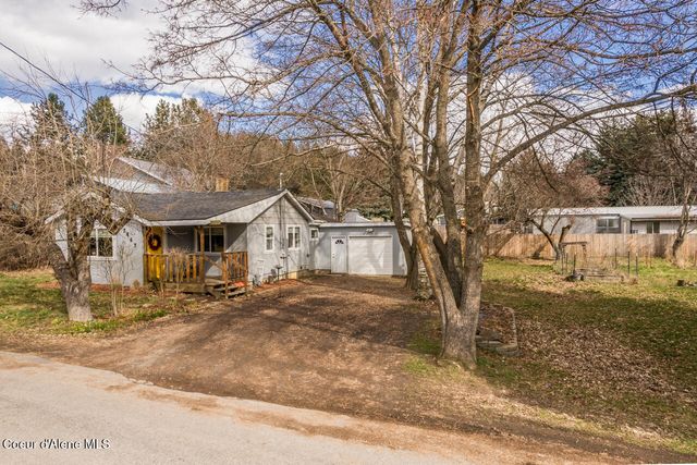 7467 Wells St, Bonners Ferry, ID 83805