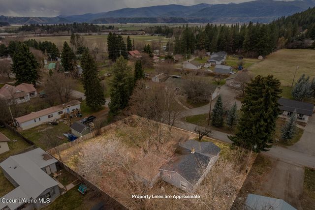 7467 Wells St, Bonners Ferry, ID 83805
