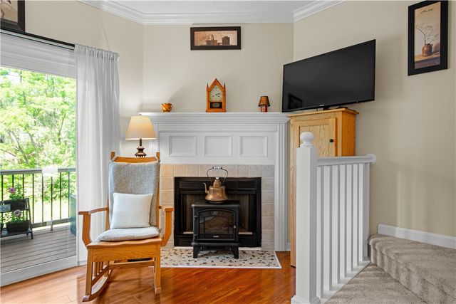 197 Old Village Ln, Bethel Park, PA 15102